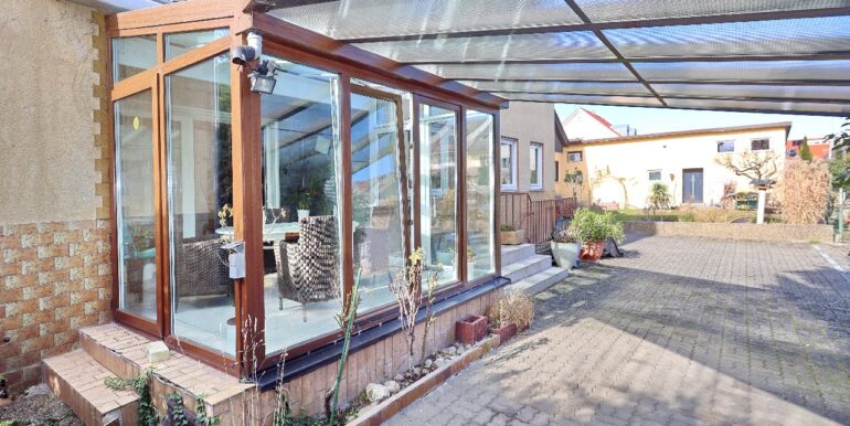 Wintergarten und Carport