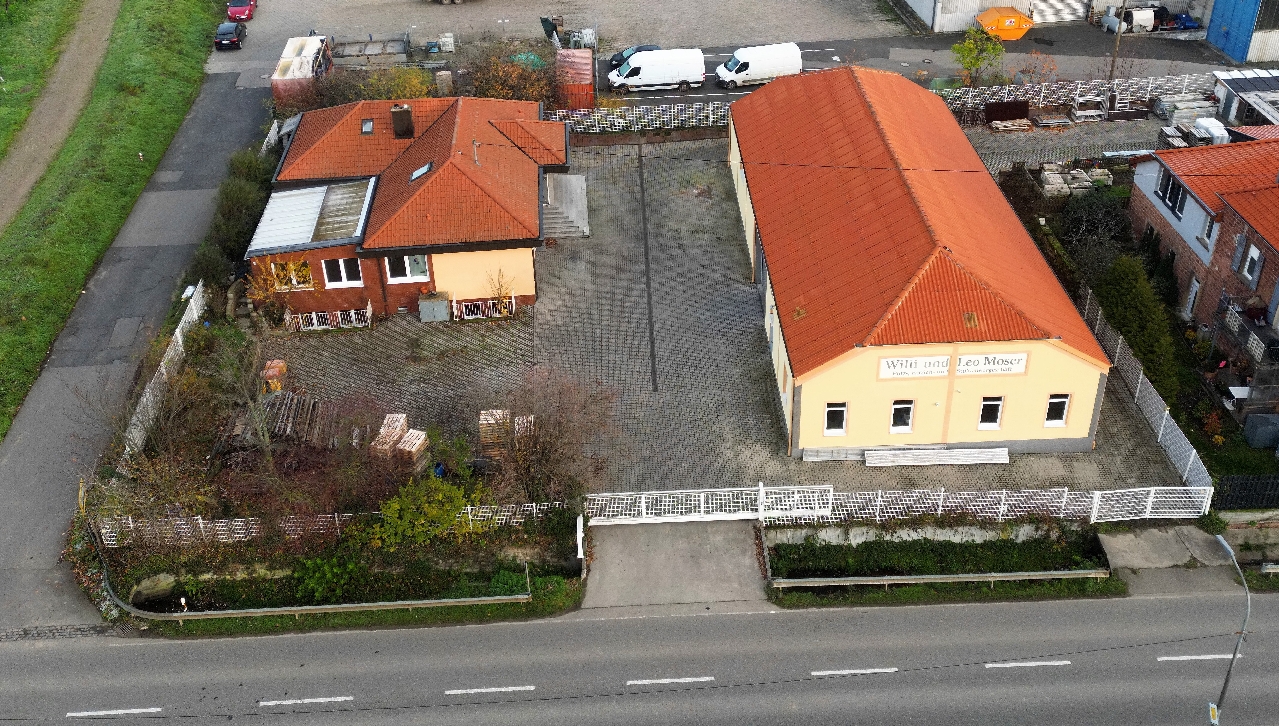 Vielseitige Gewerbehalle mit Wohnhaus und Büroflächen