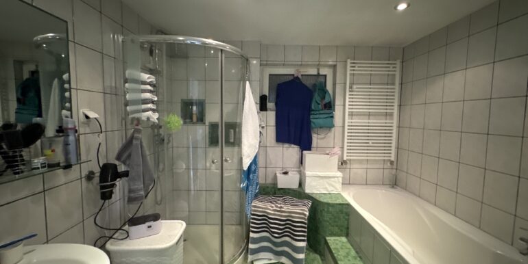 Badezimmer Vorderhaus