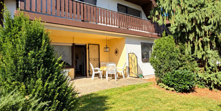 Garten mit Terrasse